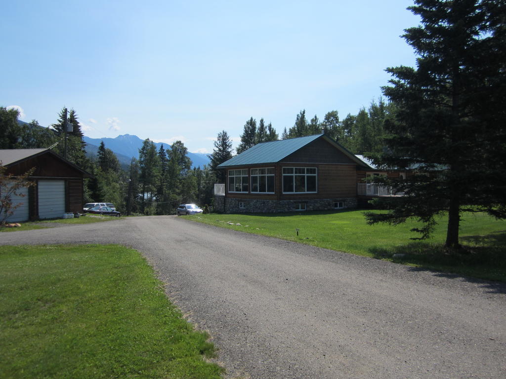 Beaver Creek Lodge And Cabins McBride Exterior photo